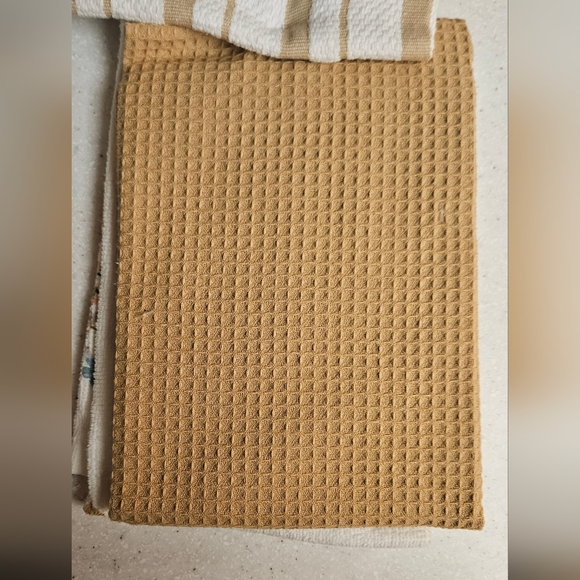 Spring Dish Towel Set - Picture 5 of 9